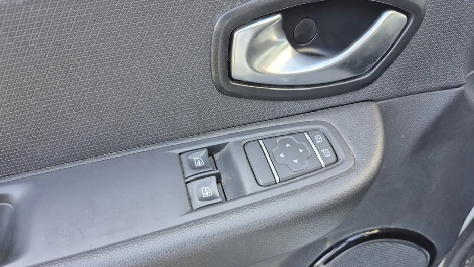 RENAULT Clio -
