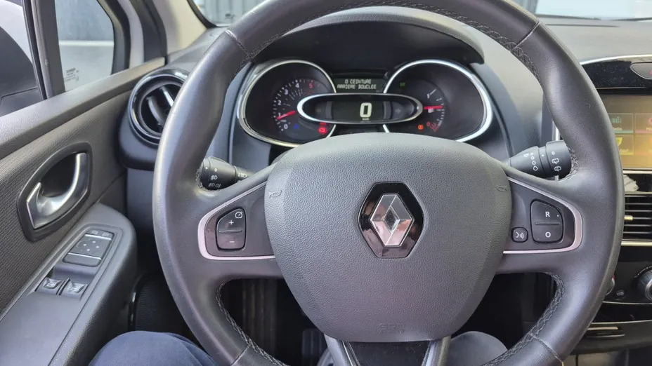 RENAULT Clio -