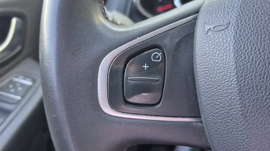 RENAULT Clio -