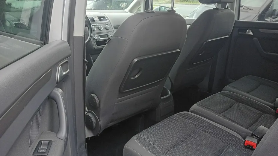 VOLKSWAGEN Touran -
