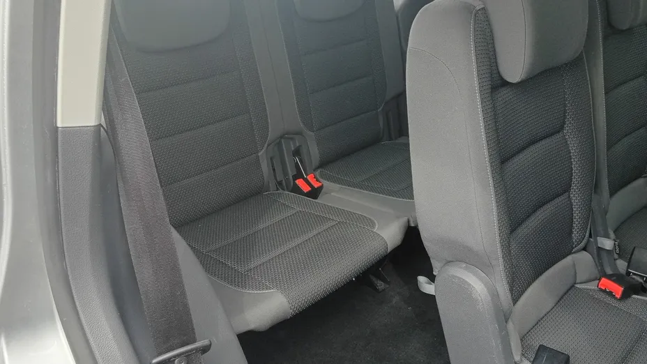 VOLKSWAGEN Touran -