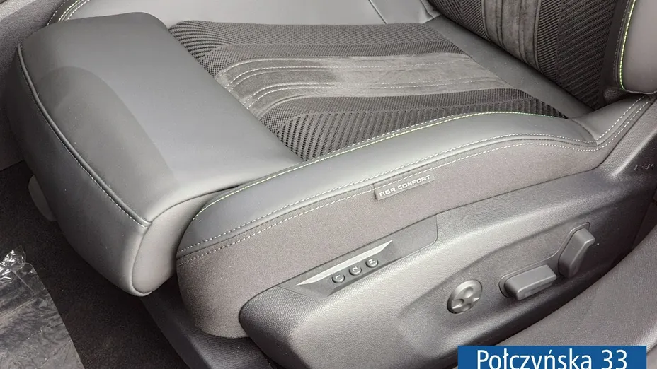 PEUGEOT 408 -