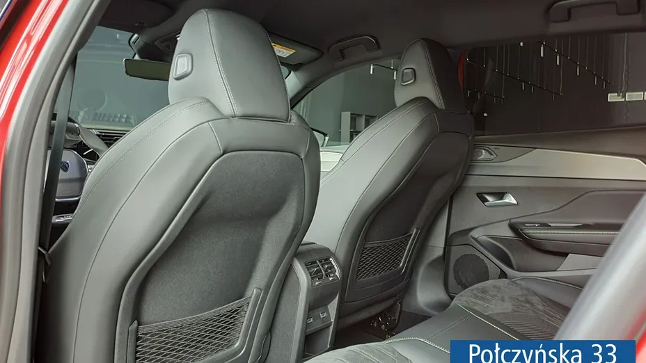 PEUGEOT 408 -