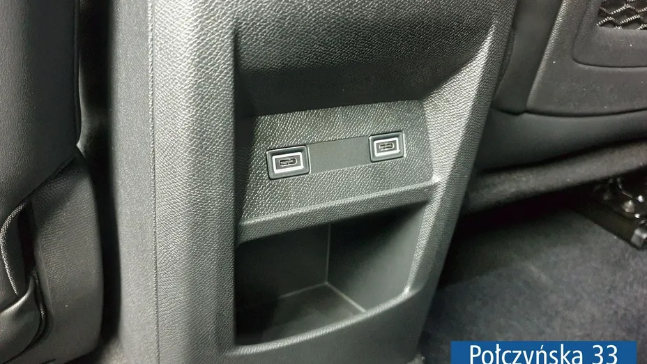 PEUGEOT 408 -