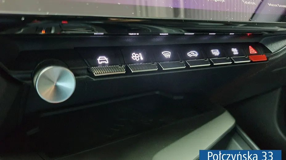 PEUGEOT 408 -