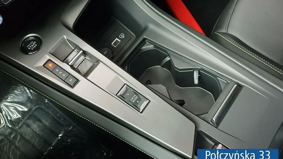 PEUGEOT 408 -