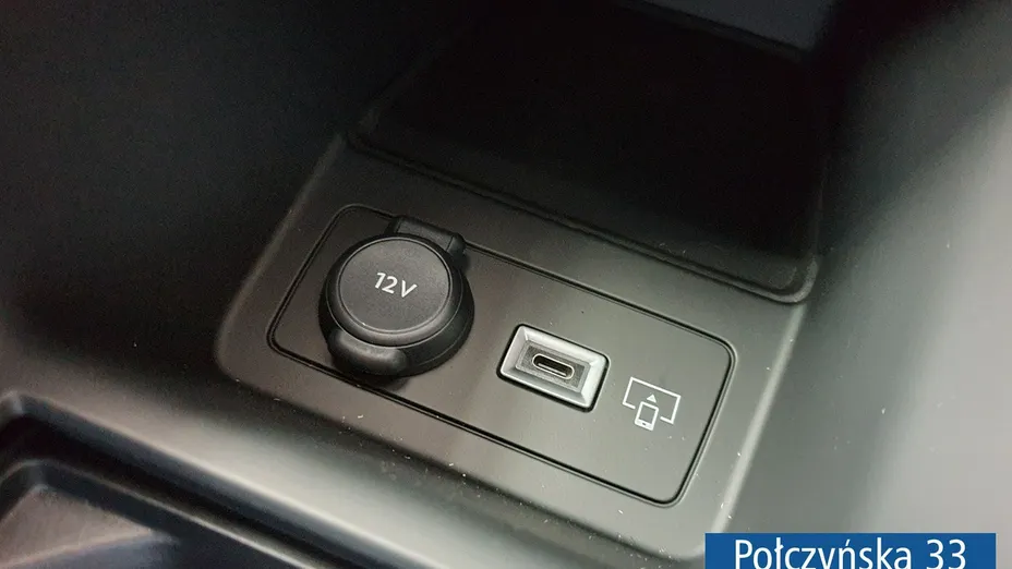 PEUGEOT 408 -