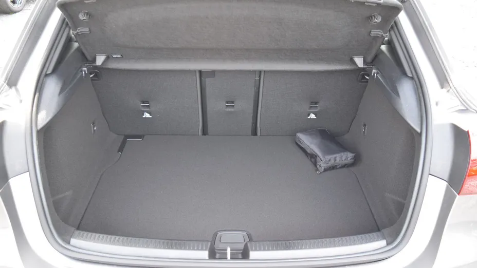 MERCEDES-BENZ A Klasa A 200 AMG Line 7G-DCT