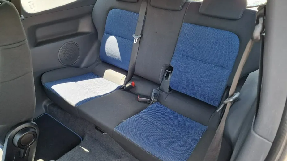 MITSUBISHI Colt -
