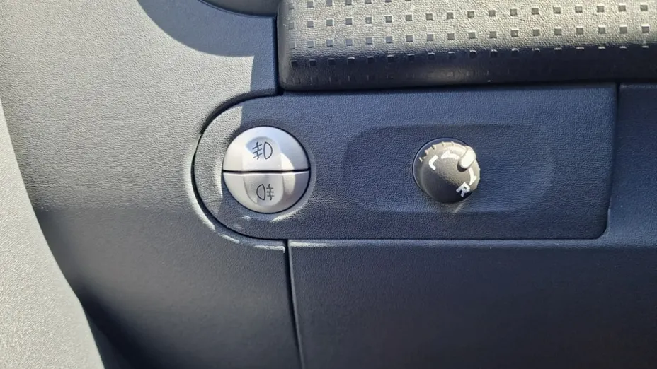 MITSUBISHI Colt -