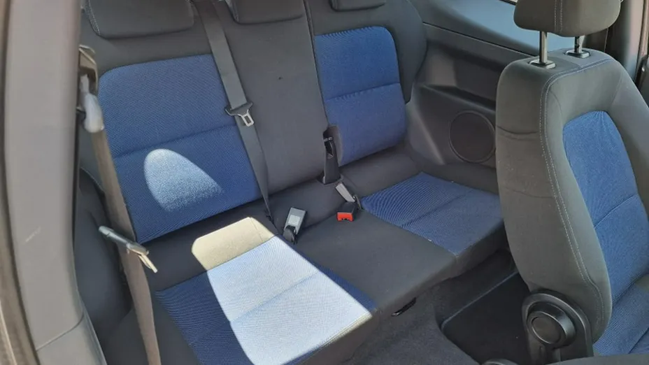 MITSUBISHI Colt -