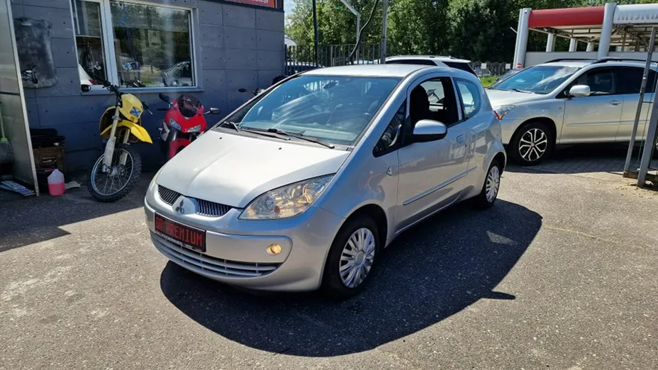MITSUBISHI Colt -