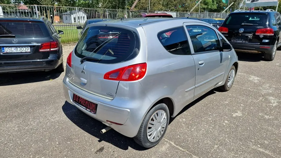 MITSUBISHI Colt -