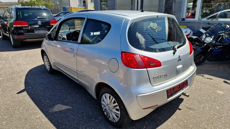 MITSUBISHI Colt -