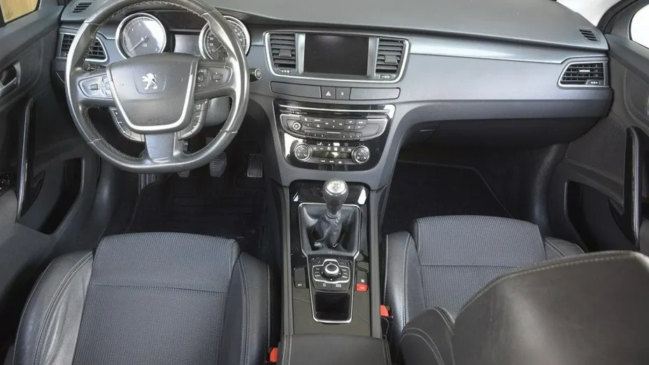 PEUGEOT 508 -