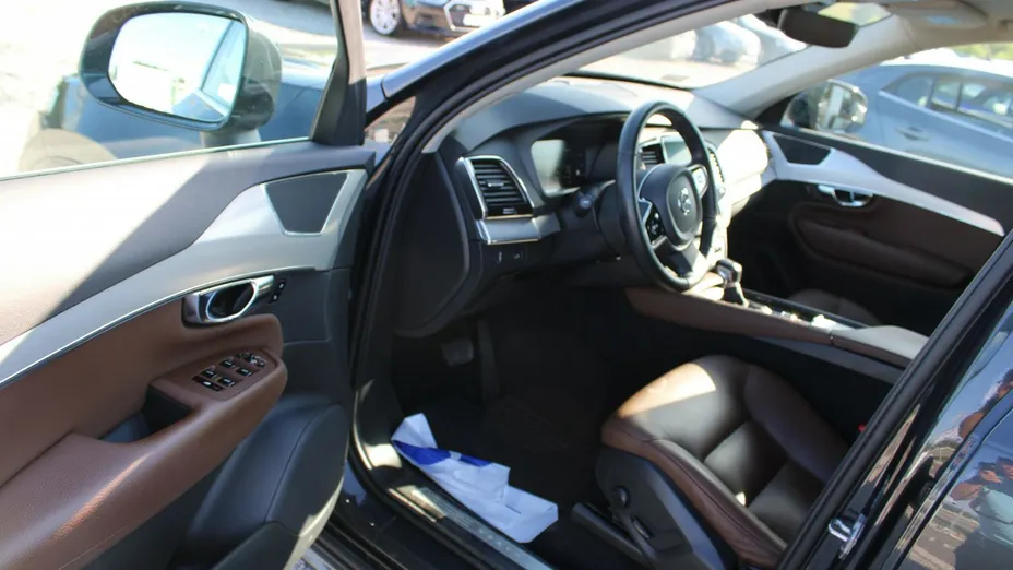 VOLVO XC90 -