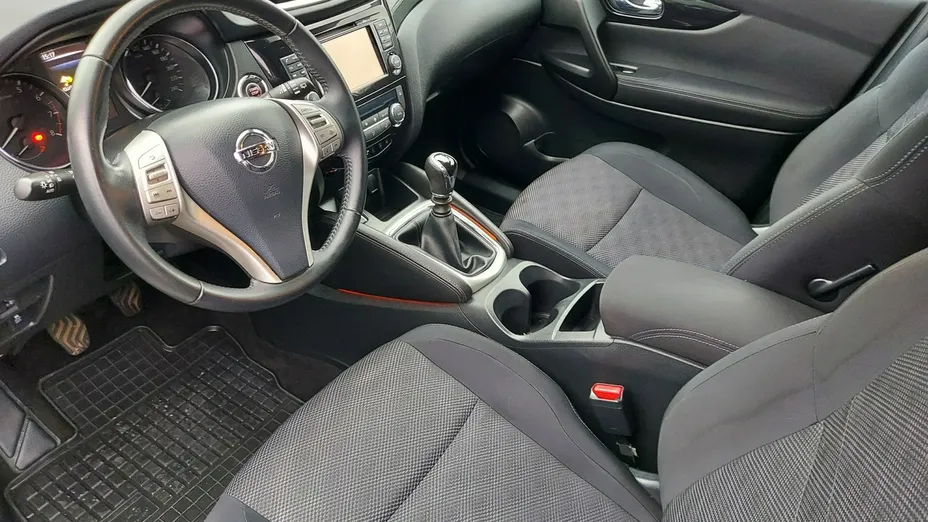 NISSAN Qashqai -