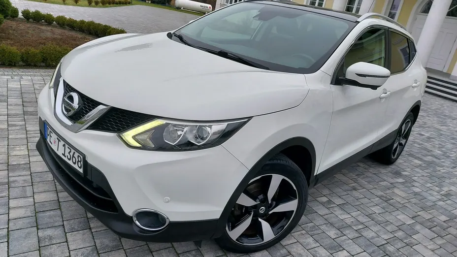 NISSAN Qashqai -