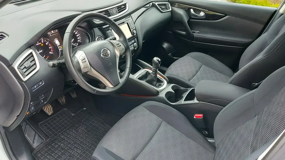 NISSAN Qashqai -
