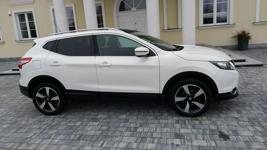 NISSAN Qashqai -