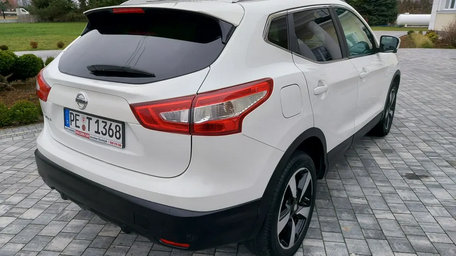 NISSAN Qashqai -