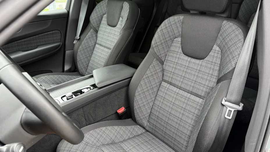 VOLVO XC60 XC60 T6 Plug-In Hybrid AWD Core aut