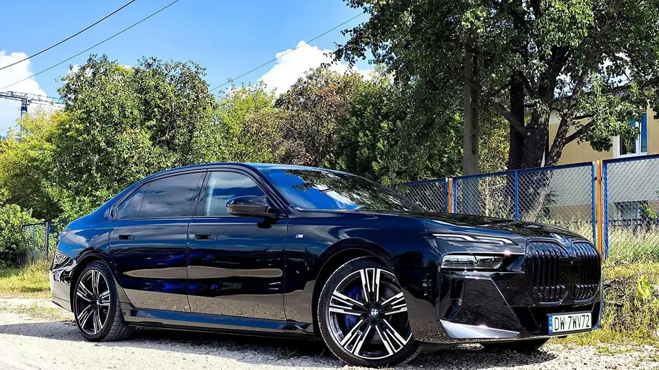 BMW i7 i7 105.7kWh eDrive50 Individual Edition