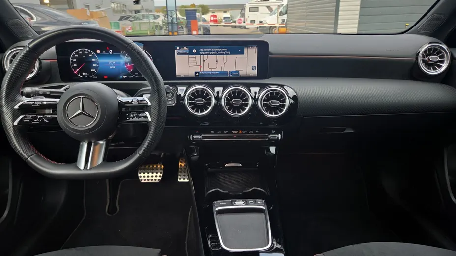 MERCEDES-BENZ A Klasa A 200 AMG Line 7G-DCT