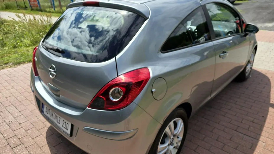 OPEL Corsa -