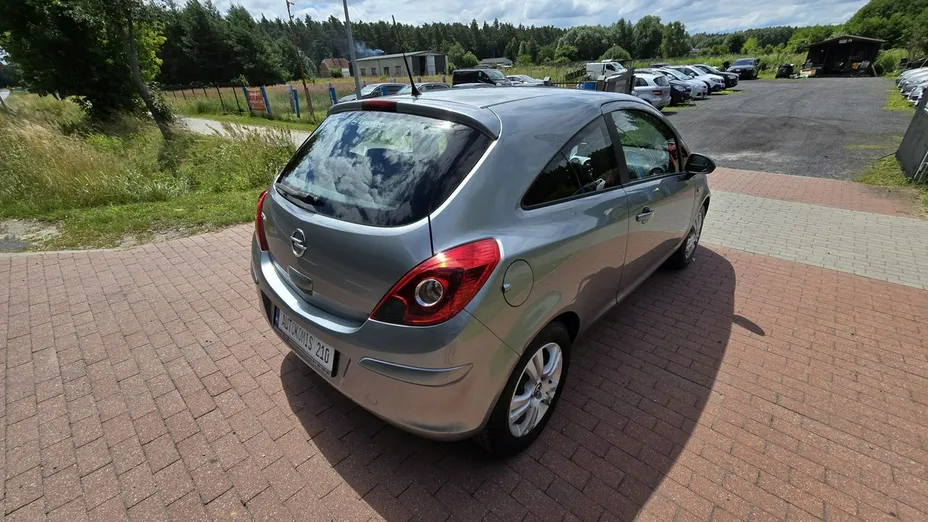 OPEL Corsa -
