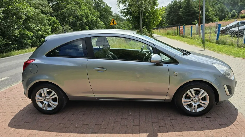 OPEL Corsa -