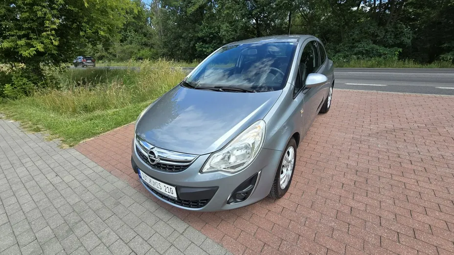 OPEL Corsa -