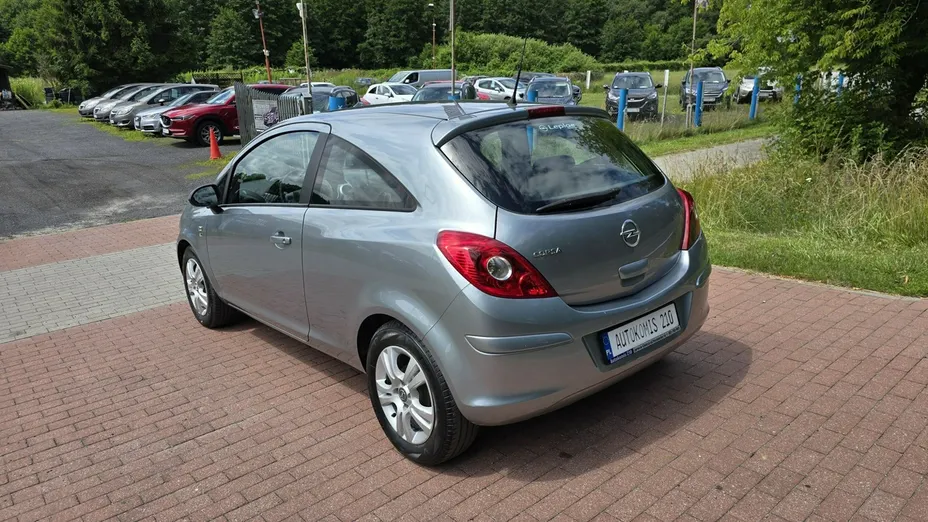OPEL Corsa -