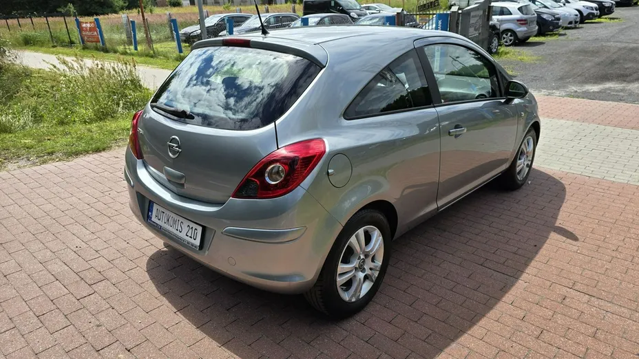 OPEL Corsa -