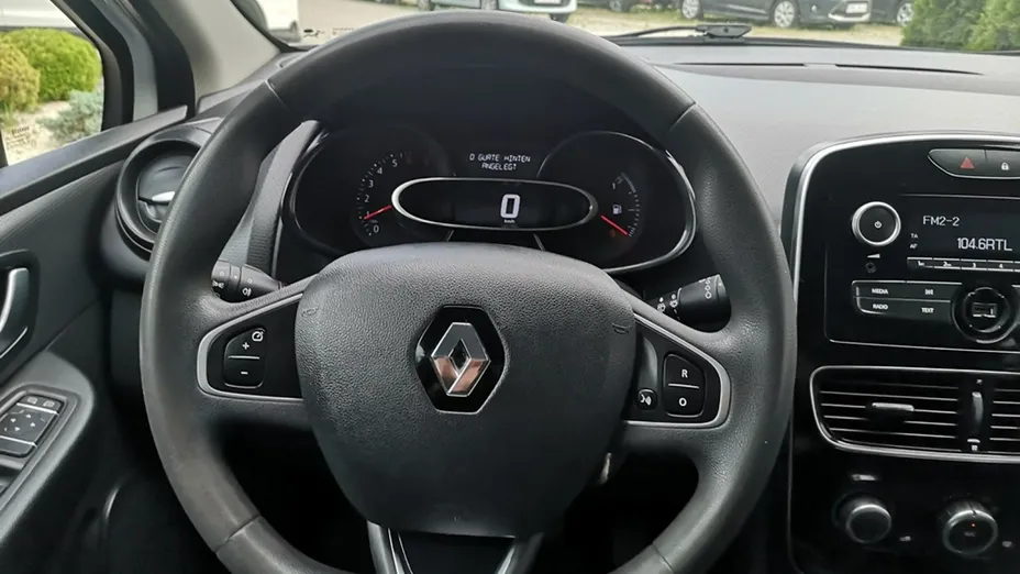 RENAULT Clio -
