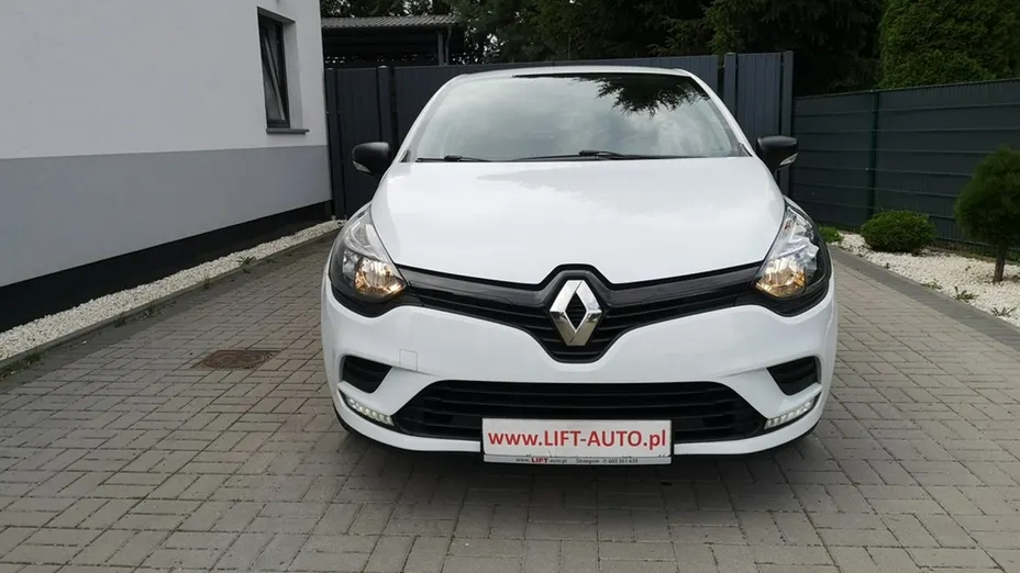 RENAULT Clio -