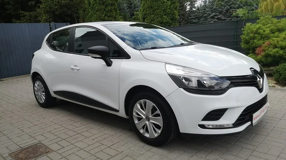 RENAULT Clio -