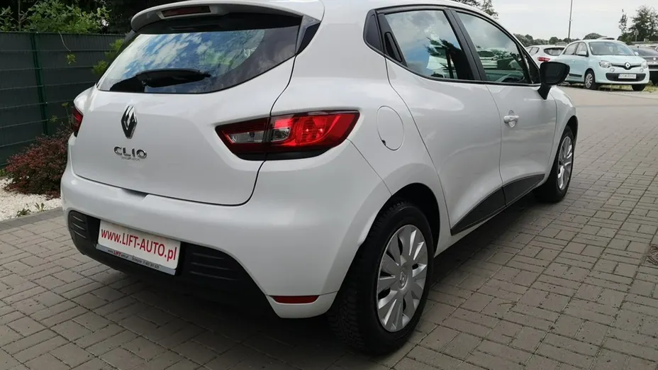 RENAULT Clio -