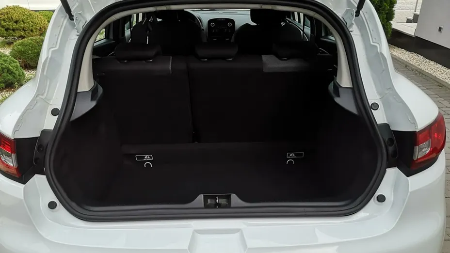 RENAULT Clio -