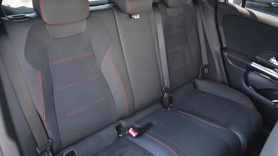 MERCEDES-BENZ GLA GLA 200 mHEV AMG Line 7G-DCT