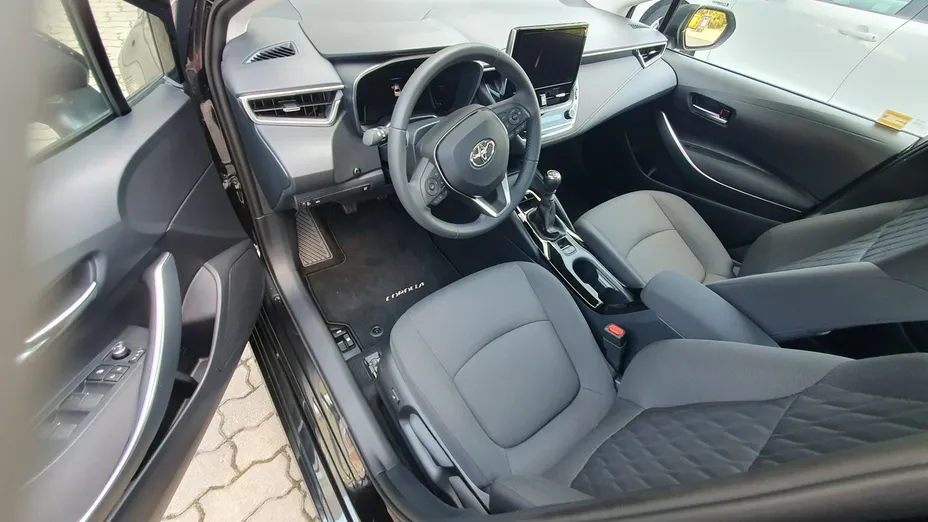 TOYOTA Corolla -