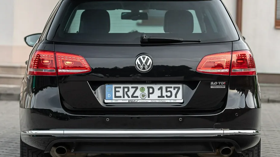 VOLKSWAGEN Passat -
