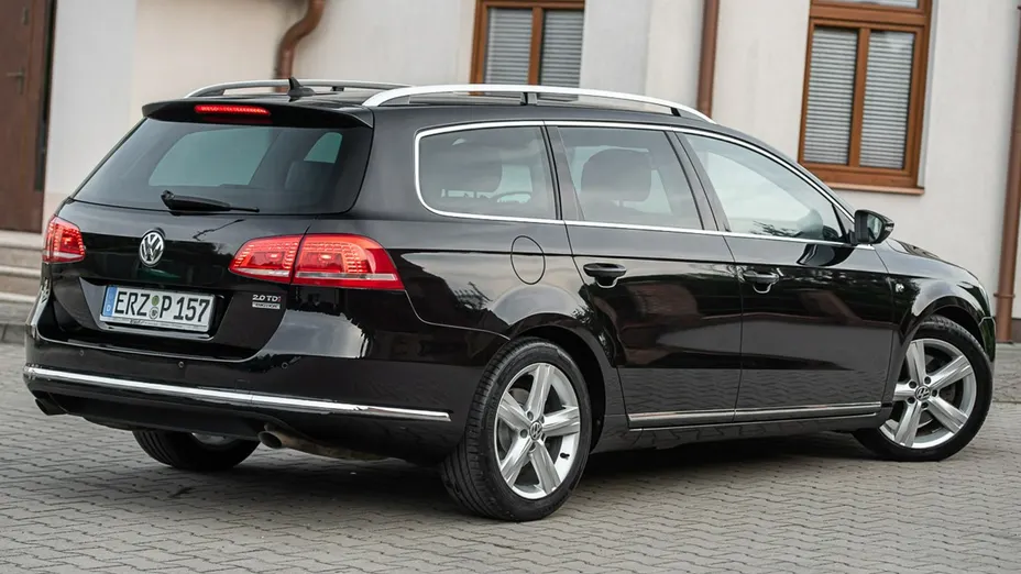 VOLKSWAGEN Passat -