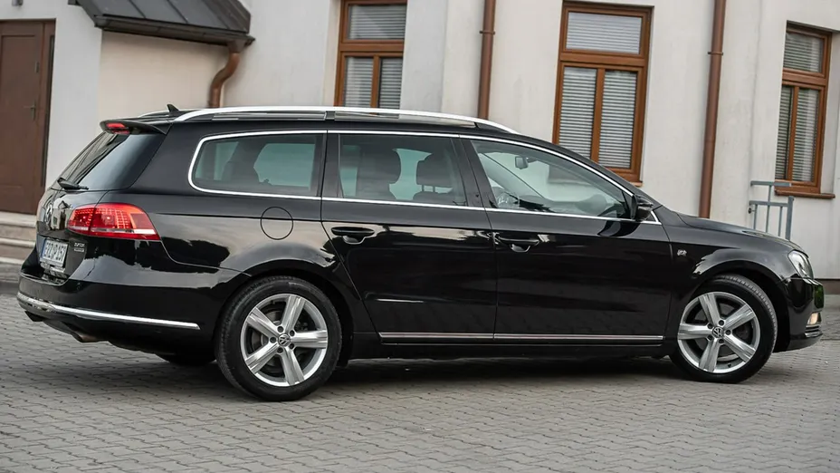 VOLKSWAGEN Passat -