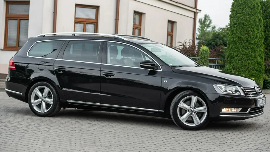 VOLKSWAGEN Passat -