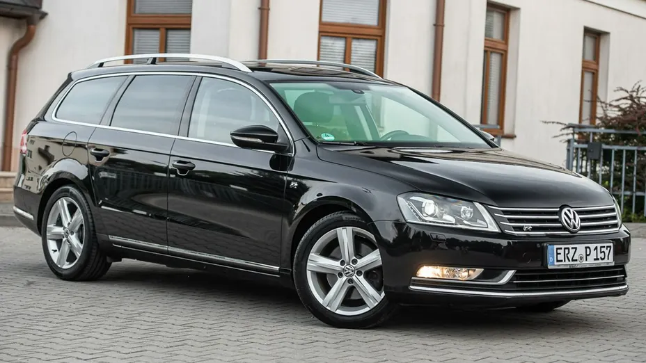 VOLKSWAGEN Passat -