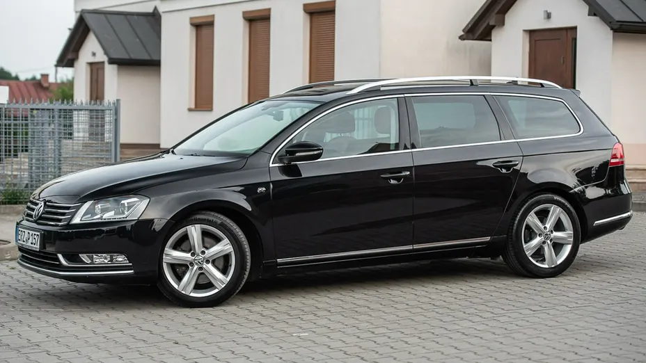 VOLKSWAGEN Passat -
