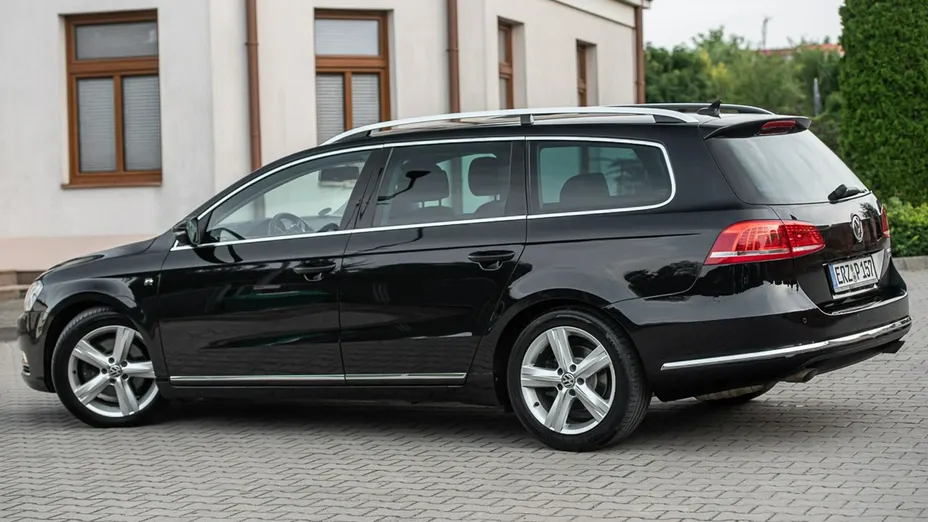 VOLKSWAGEN Passat -
