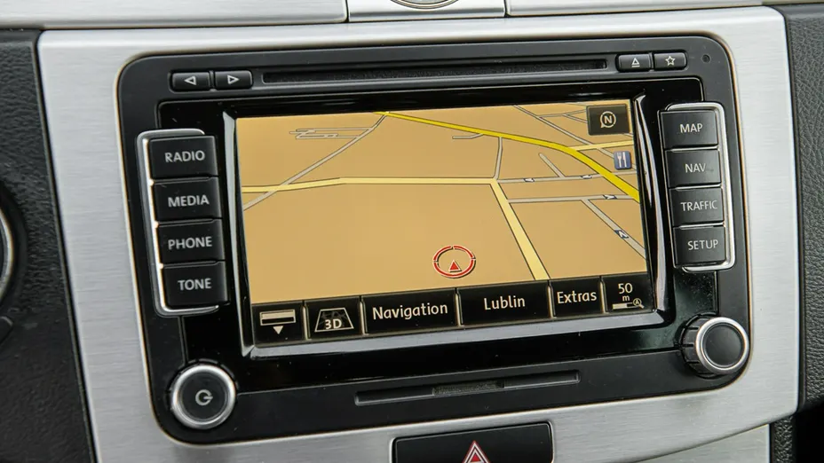 VOLKSWAGEN Passat -