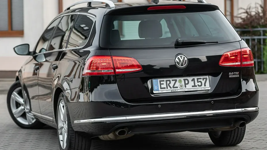 VOLKSWAGEN Passat -